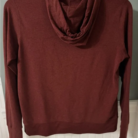 Vuori NWOT Halo Performance
Zip Up Hoody 2.0 Lightweight
DreamKnit Fabric Sz M - Picture 4 of 5